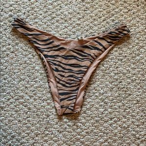 American Eagle tiger print cheeky bikini bottoms✨